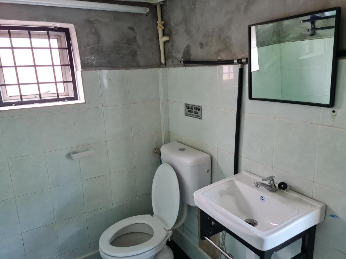 Lot 85 Town New Cozy Lobak Roomstay Seremban