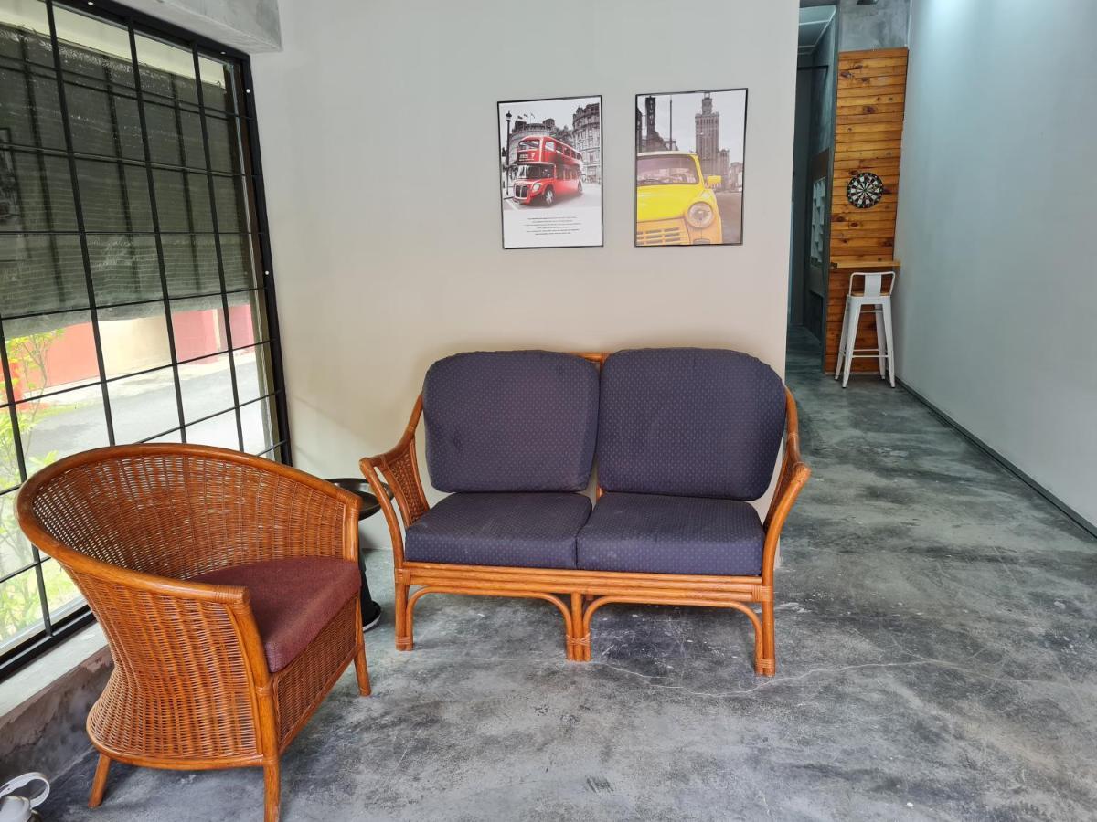 Lot 85 Town New Cozy Lobak Roomstay *
